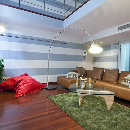 My Space Barcelona Gracia Pool Near Center